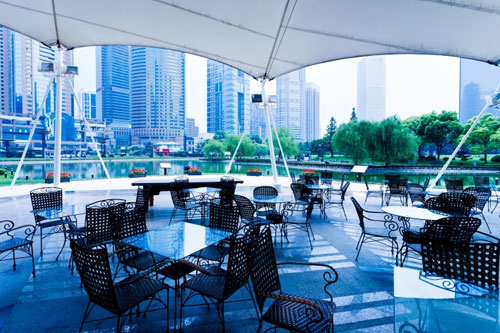 翻台15轮、月入上百万，商场负一层的“漂亮饭”杀疯了