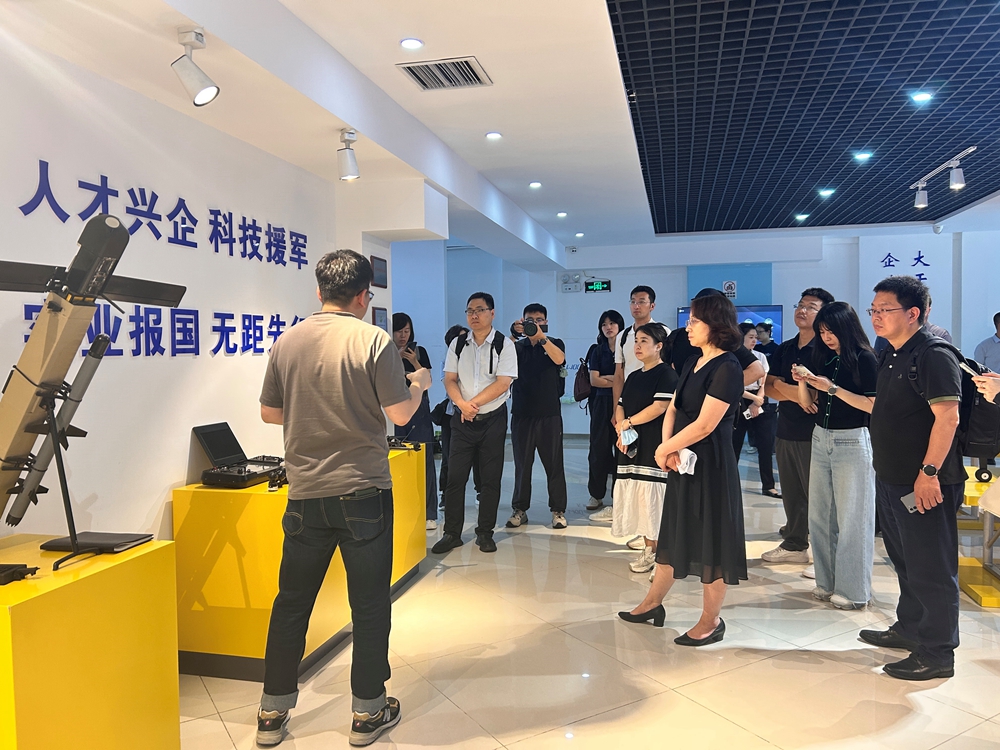 1751594620869097649.jpg 3.jpg