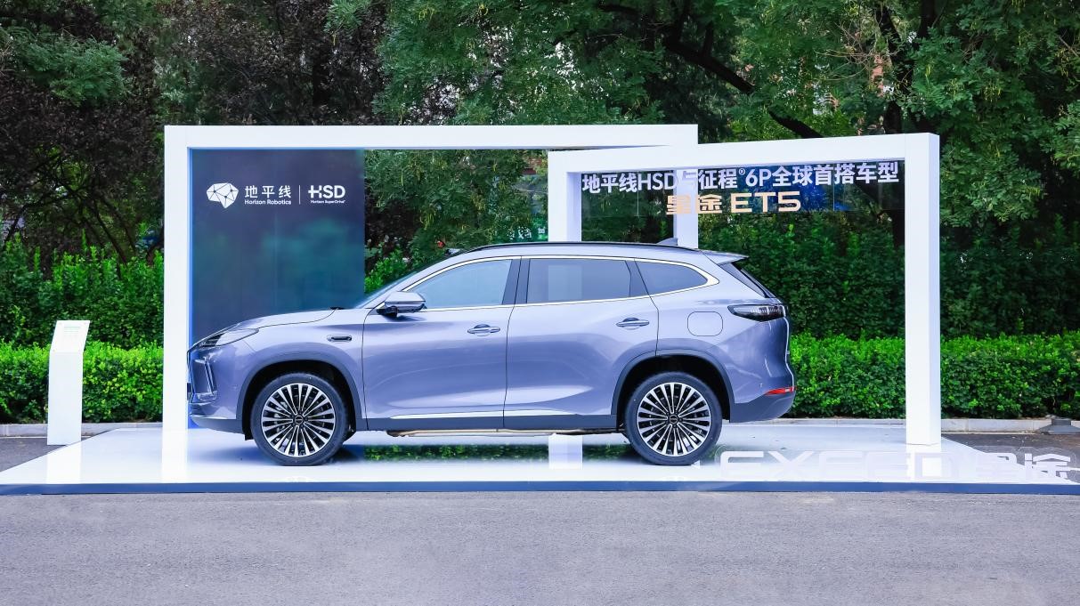 1759126125199048173.jpg 18.jpg